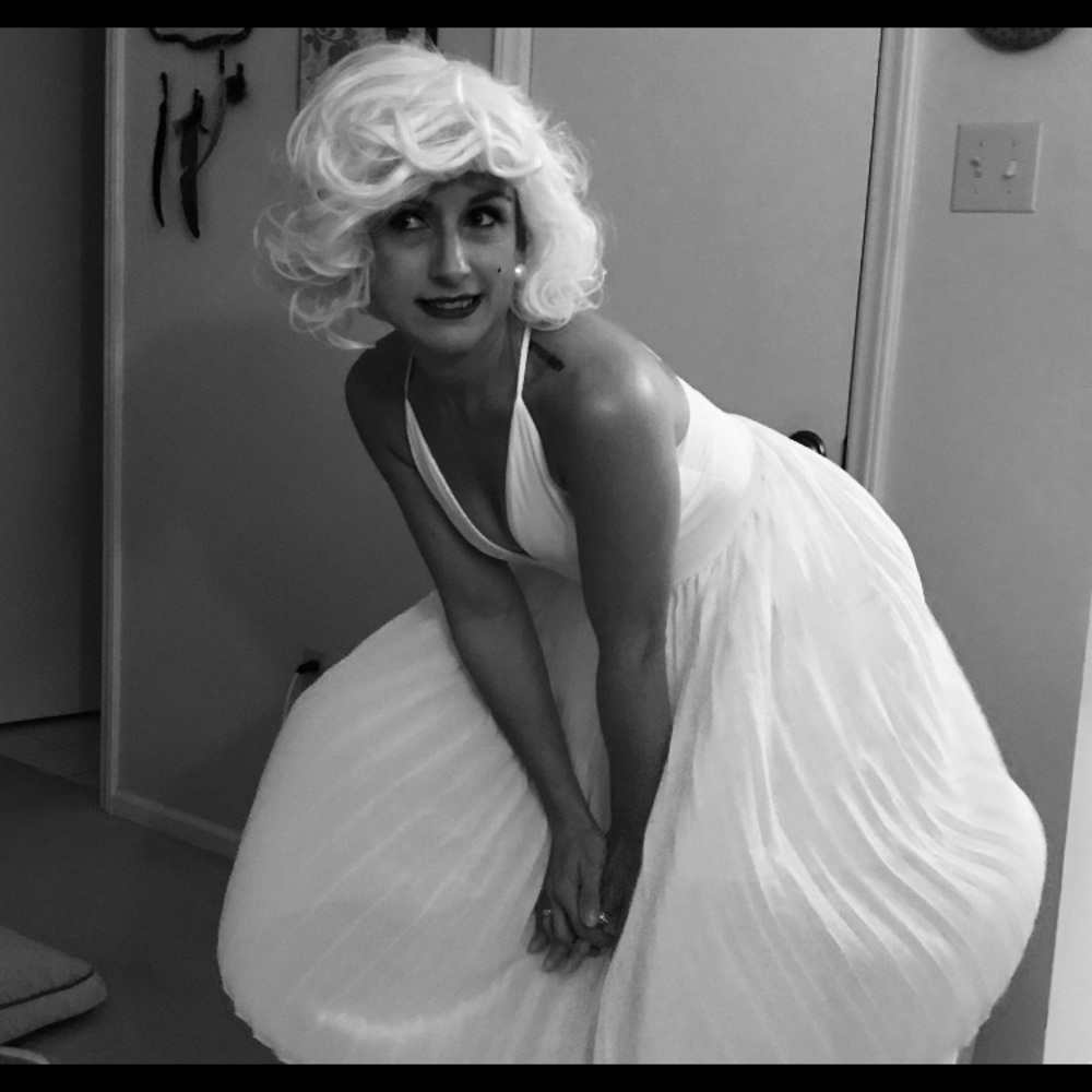 Marylyn Monroe costume
